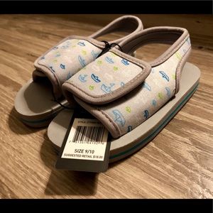 NWT! Revo Boy’s Velcro Sandals/Swim Shoes ⚓️⛵️✨